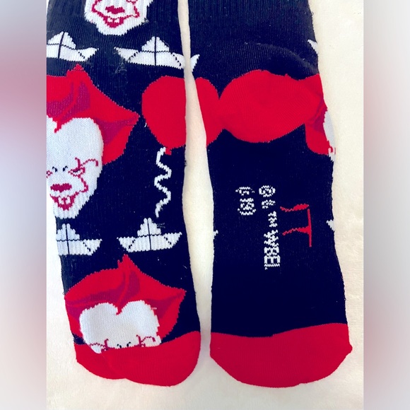 3 Pair of Crew Socks, IT-PENNYWISE, Freddy Krueger & Venom Horror Socks - Picture 3 of 16